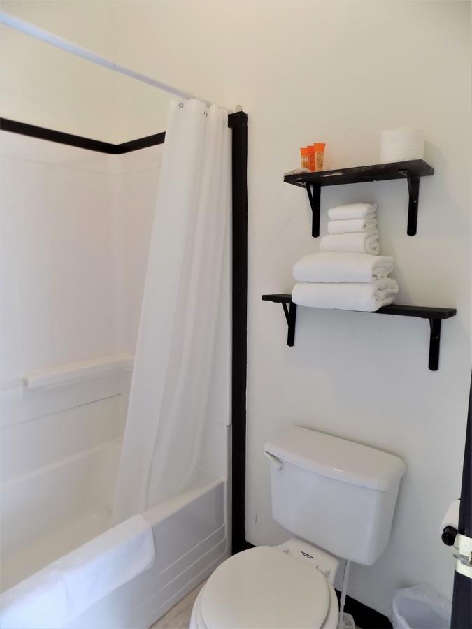 Landmark Inn Fairfield Bagian luar foto