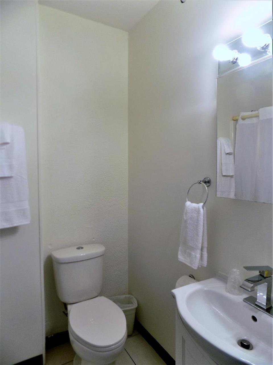 Landmark Inn Fairfield Bagian luar foto