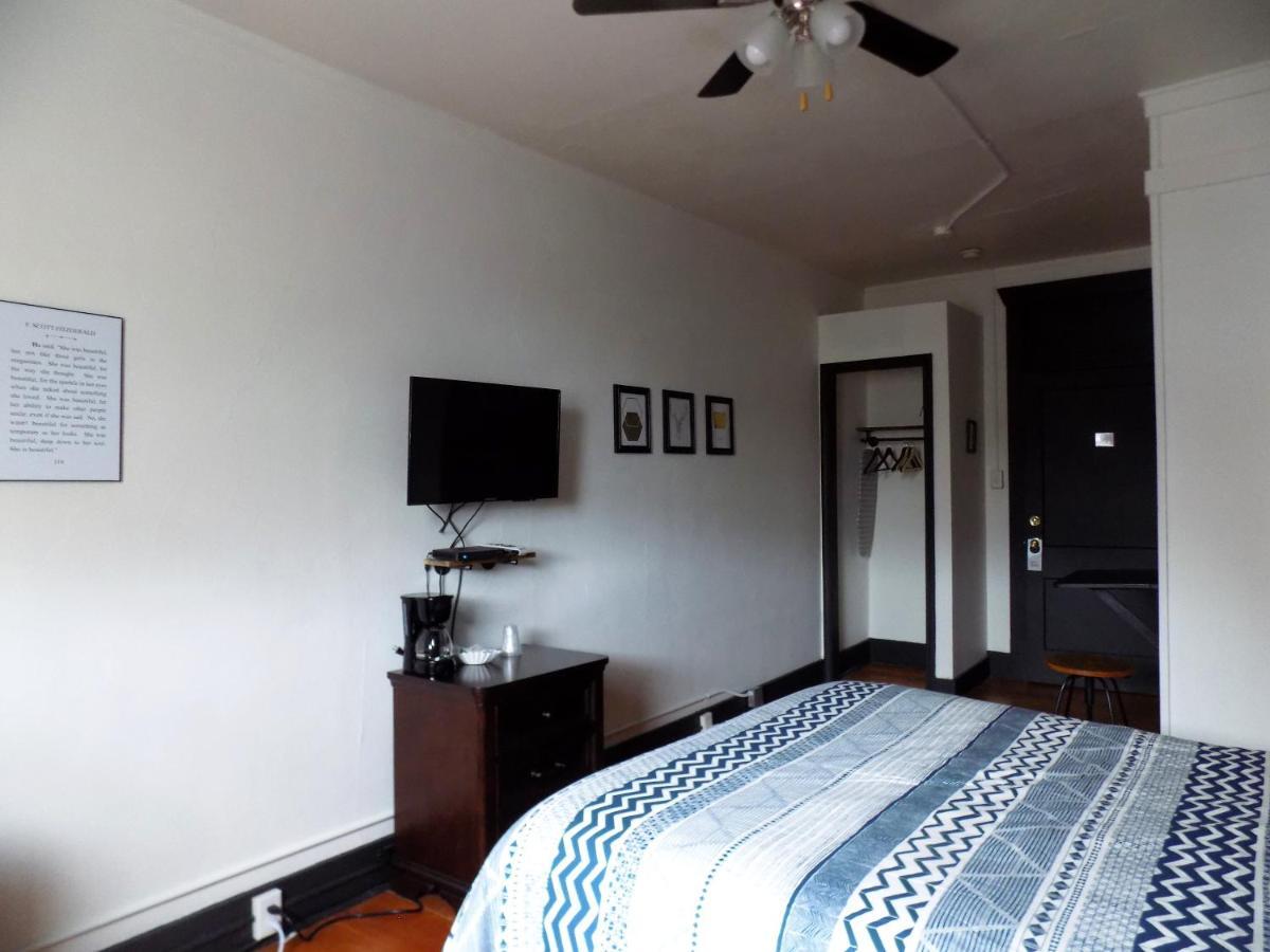 Landmark Inn Fairfield Bagian luar foto